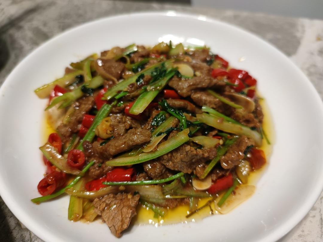 小炒牛肉（肉嫩味香）