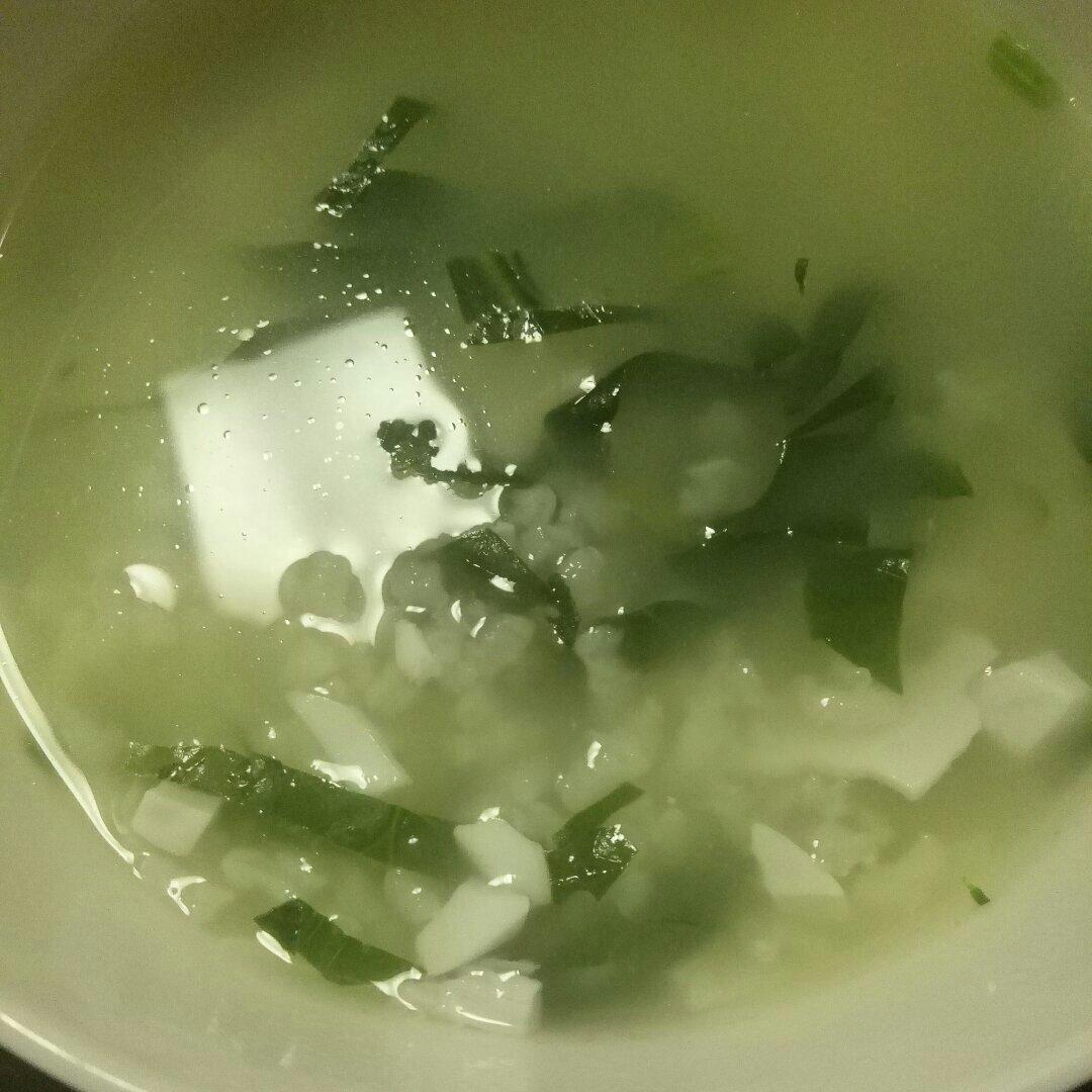 咸蛋白菠菜营养粥
