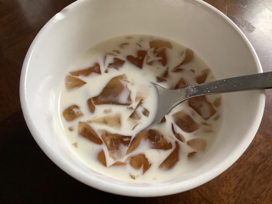 3块的维他柠檬茶怎样吃才酷爽？加3勺白凉粉，Q弹润口比直接喝好