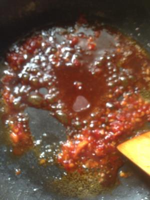 辣酱炒虾的做法 步骤3
