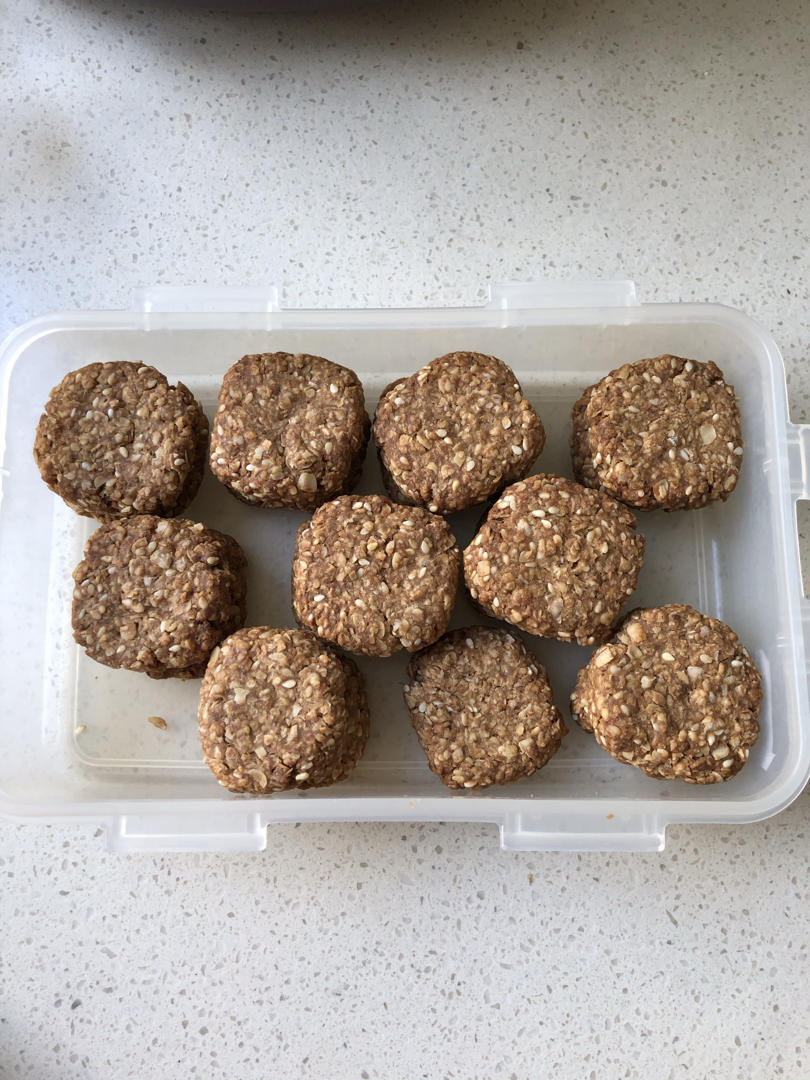 素食:有机燕麦芝麻大饼干