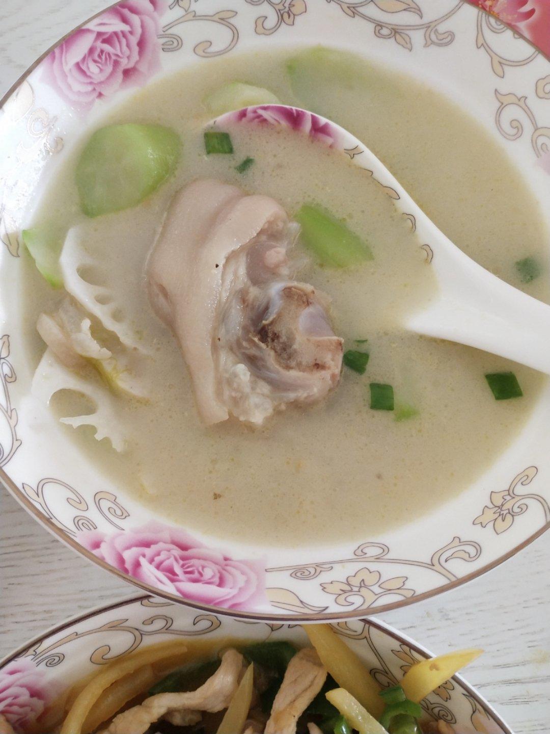 丝瓜肉片汤