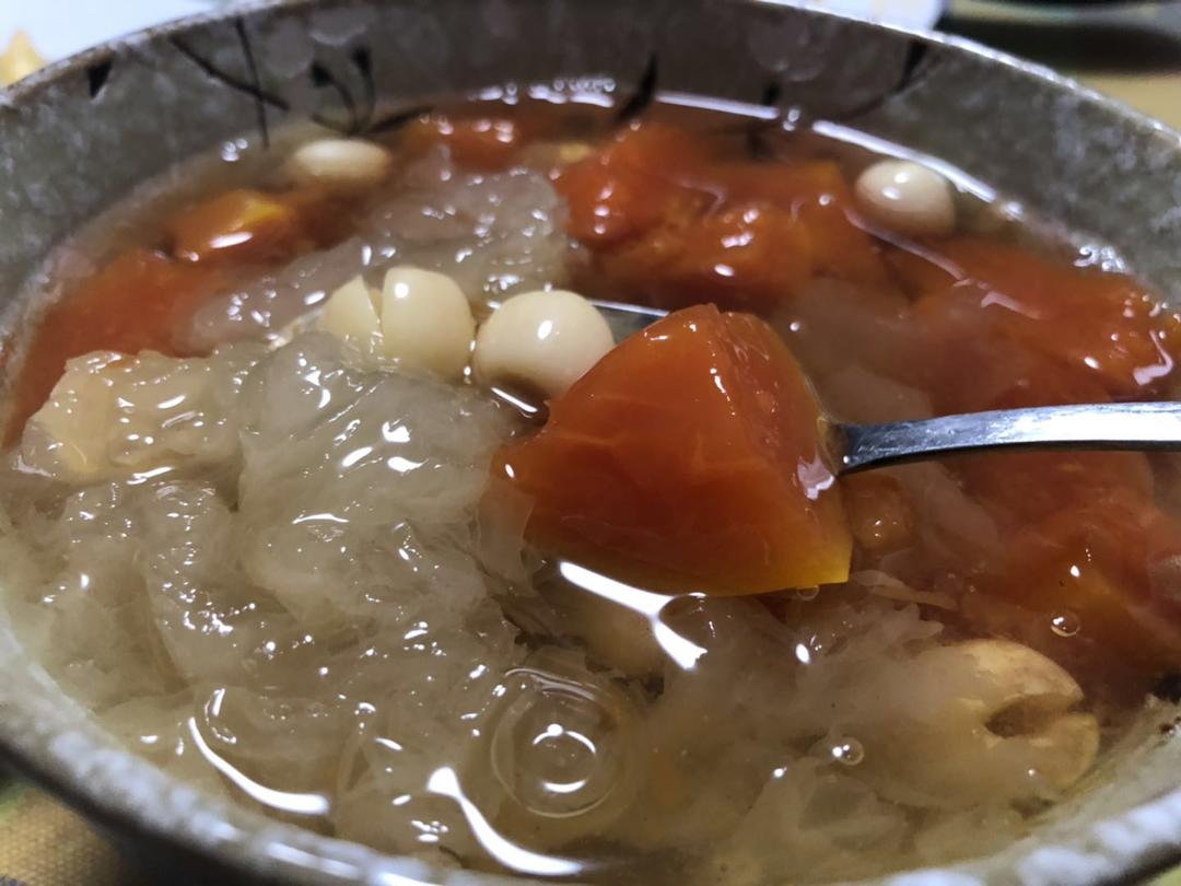 木瓜银耳莲子汤