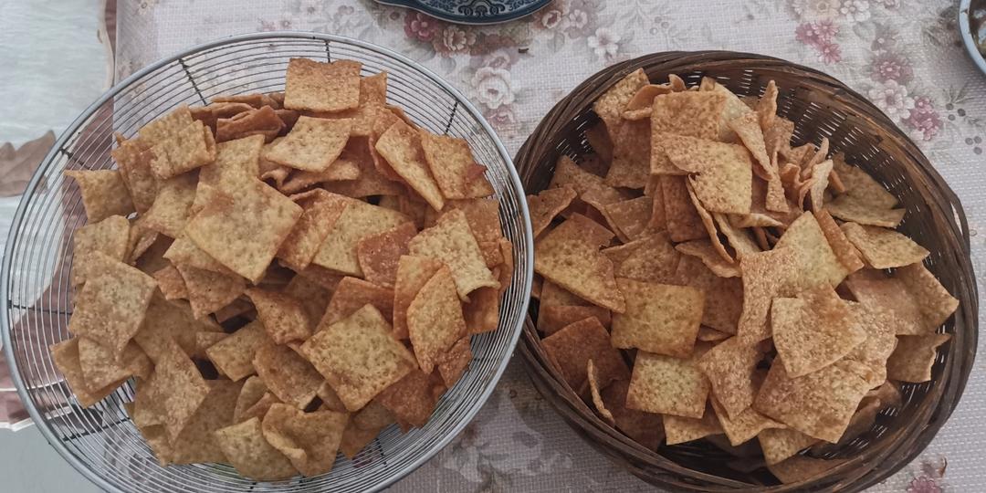 自制小米锅巴，纯手工，嘎嘣脆，吃了会上瘾