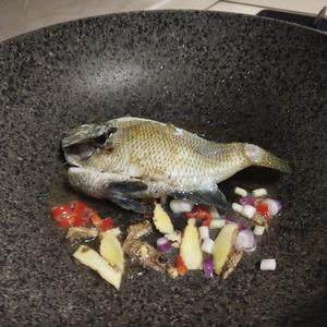 超下饭的红烧太阳鱼的做法 步骤2