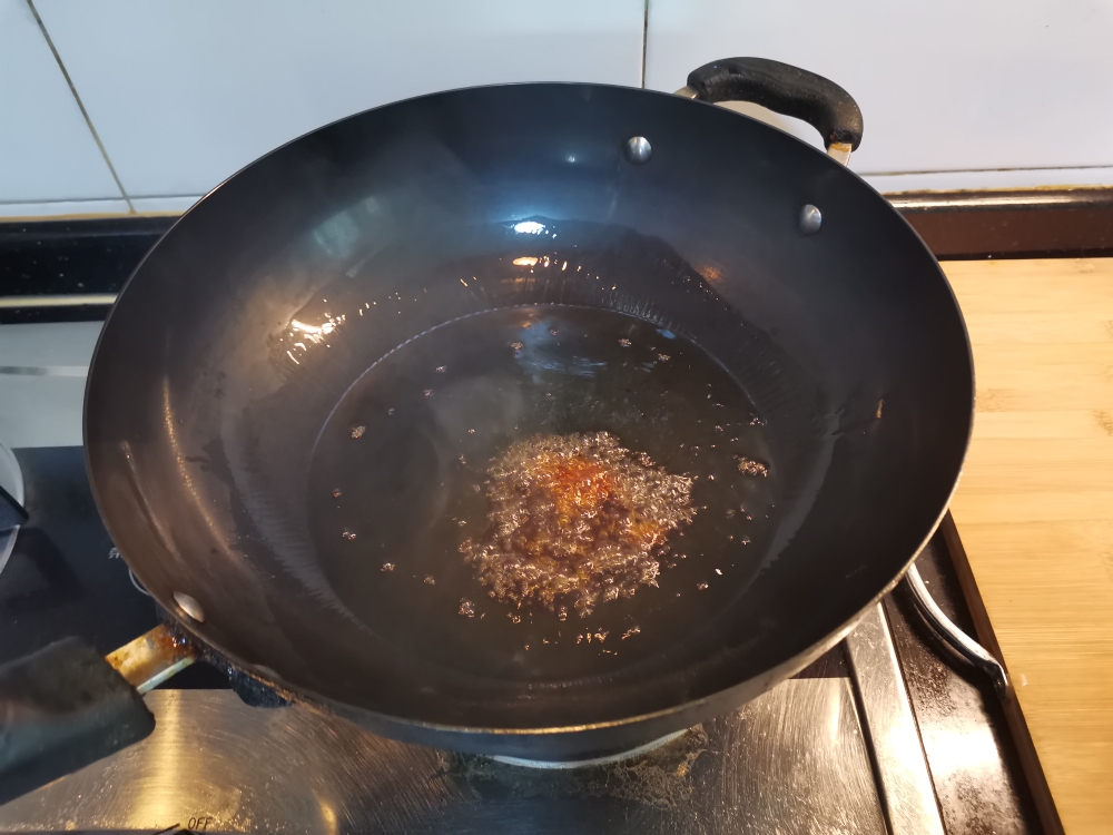 红烧肉鹌鹑蛋的做法 步骤3