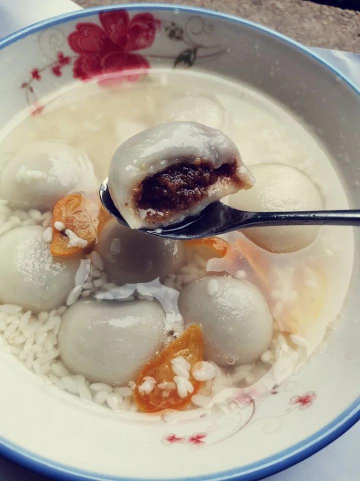 黑芝麻汤圆