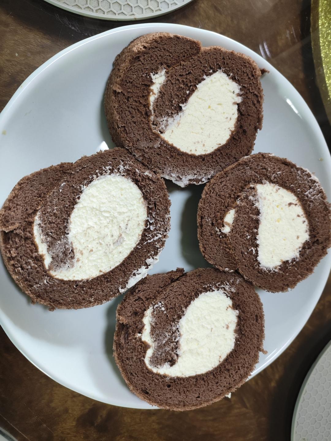 摩卡可可黑巧克力奶油卷