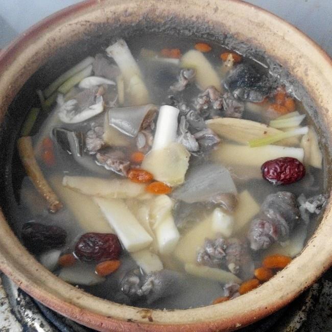 甲鱼山药香菇汤的做法 步骤1