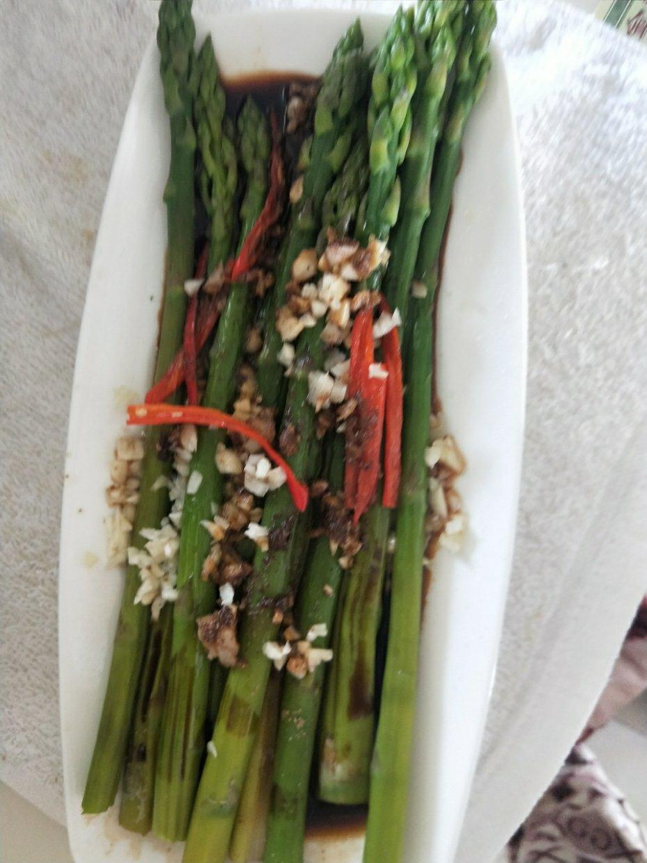 蒜茸芦笋