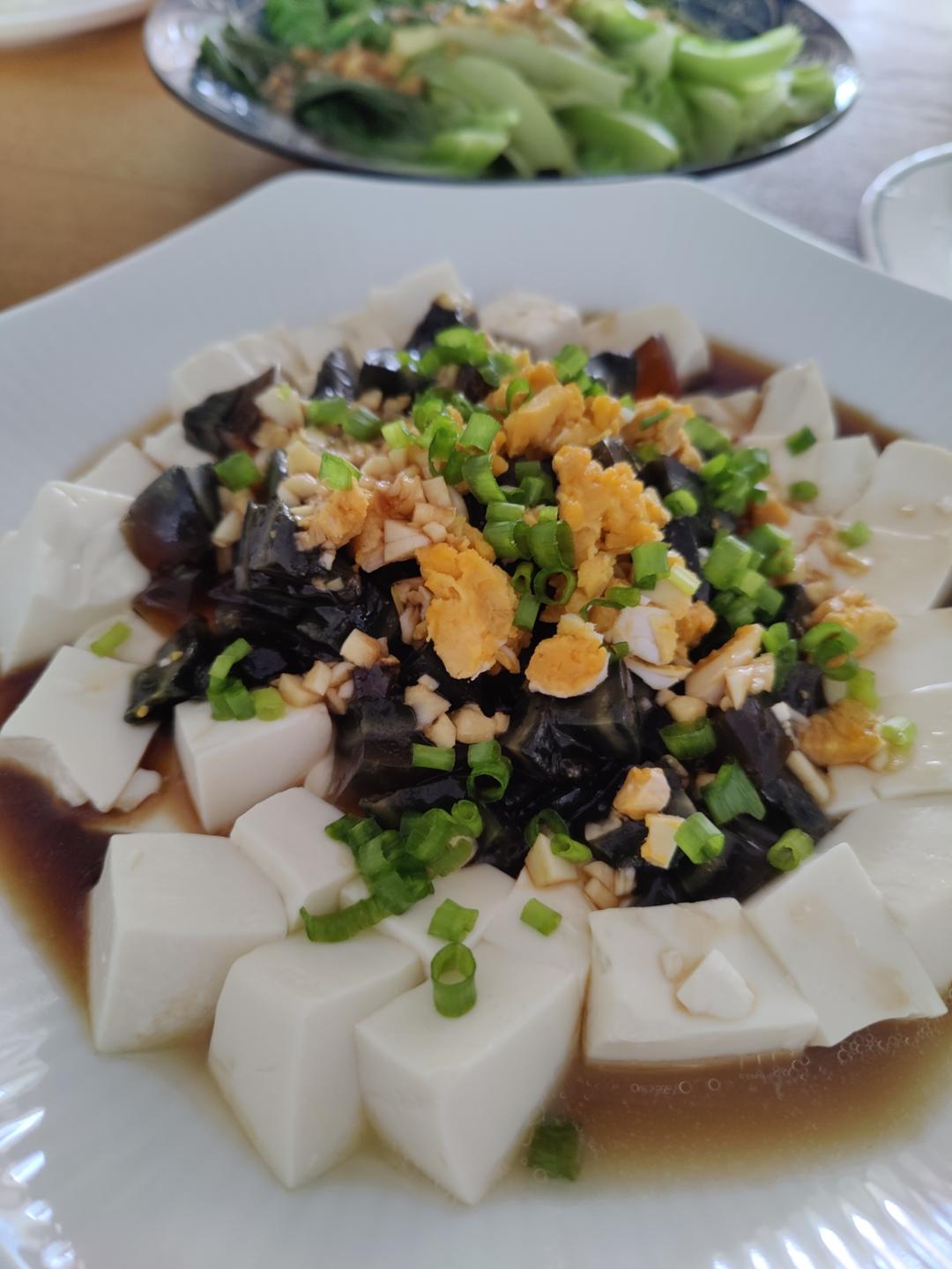 凉拌皮蛋豆腐