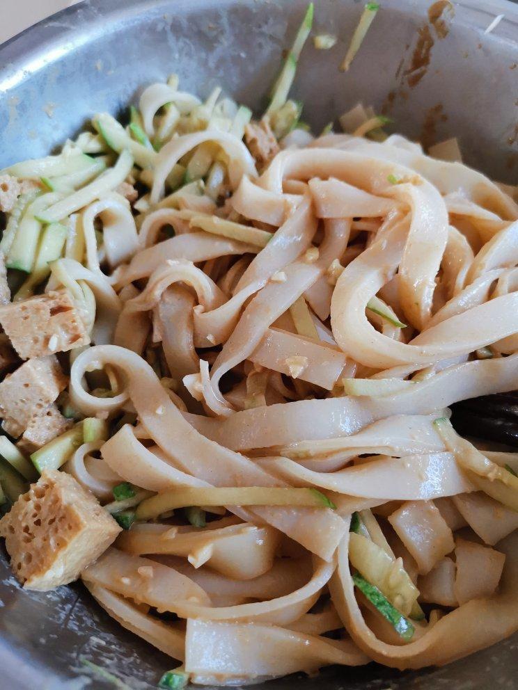 凉皮-家庭自制（告诉你自己做更劲道的秘诀）