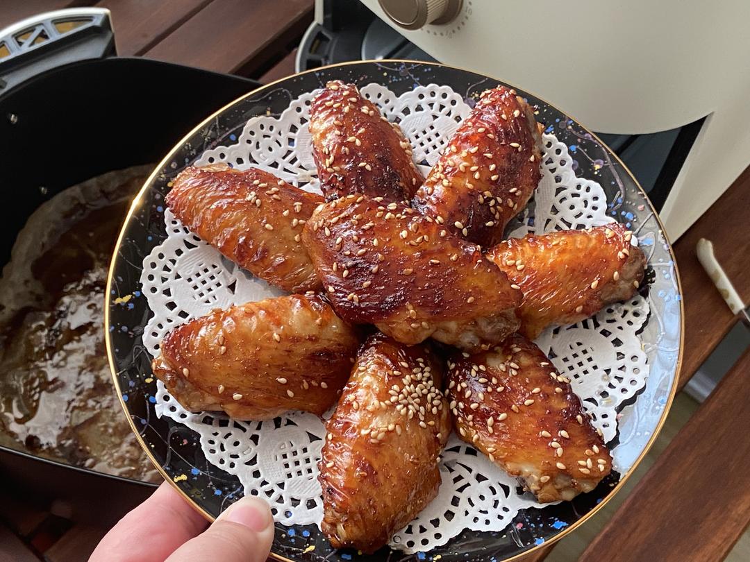 超快手の空炸酱香鸡翅，简单两步就搞定！的做法