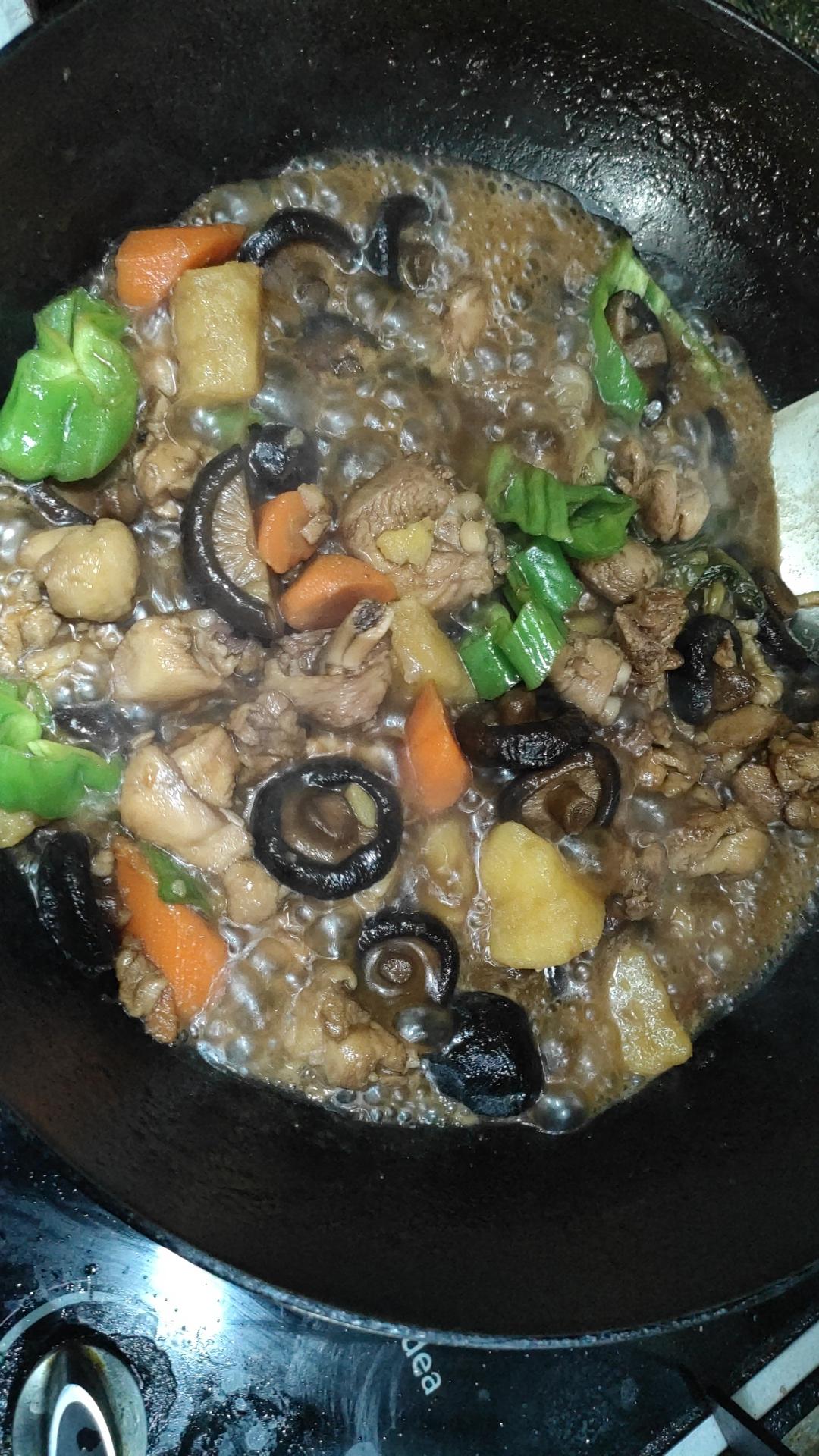 比黄焖鸡还要好吃的香菇炖鸡腿