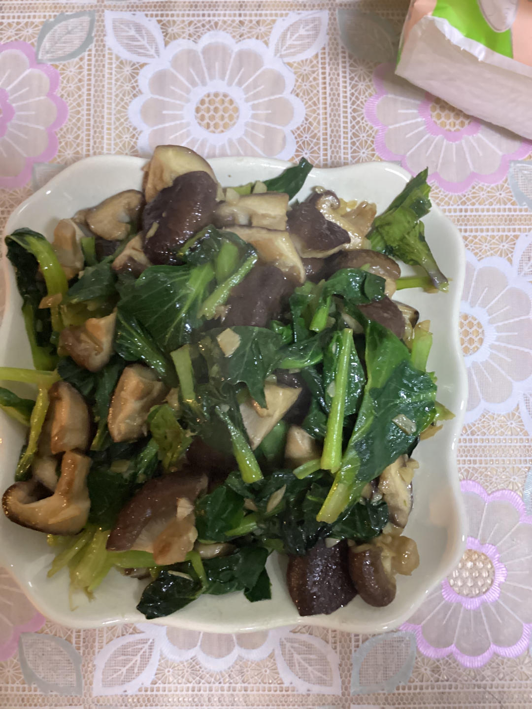 减脂快手菜！香菇油菜～