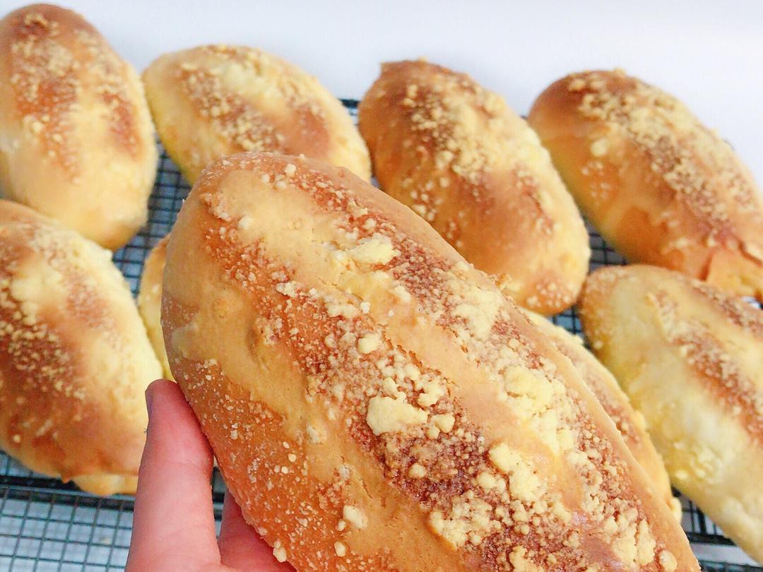 芋泥咸蛋黄软欧包