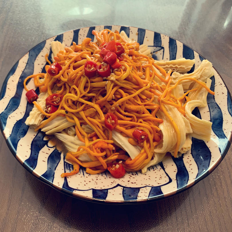 开胃菜：凉拌腐竹(附上灵魂拌汁)