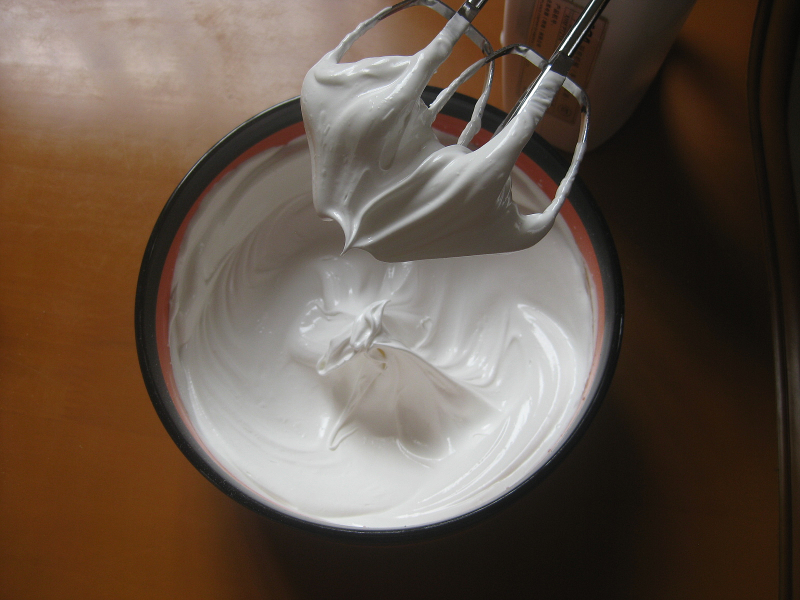 消耗蛋白—可可蛋白霜蛋糕的做法 步骤4
