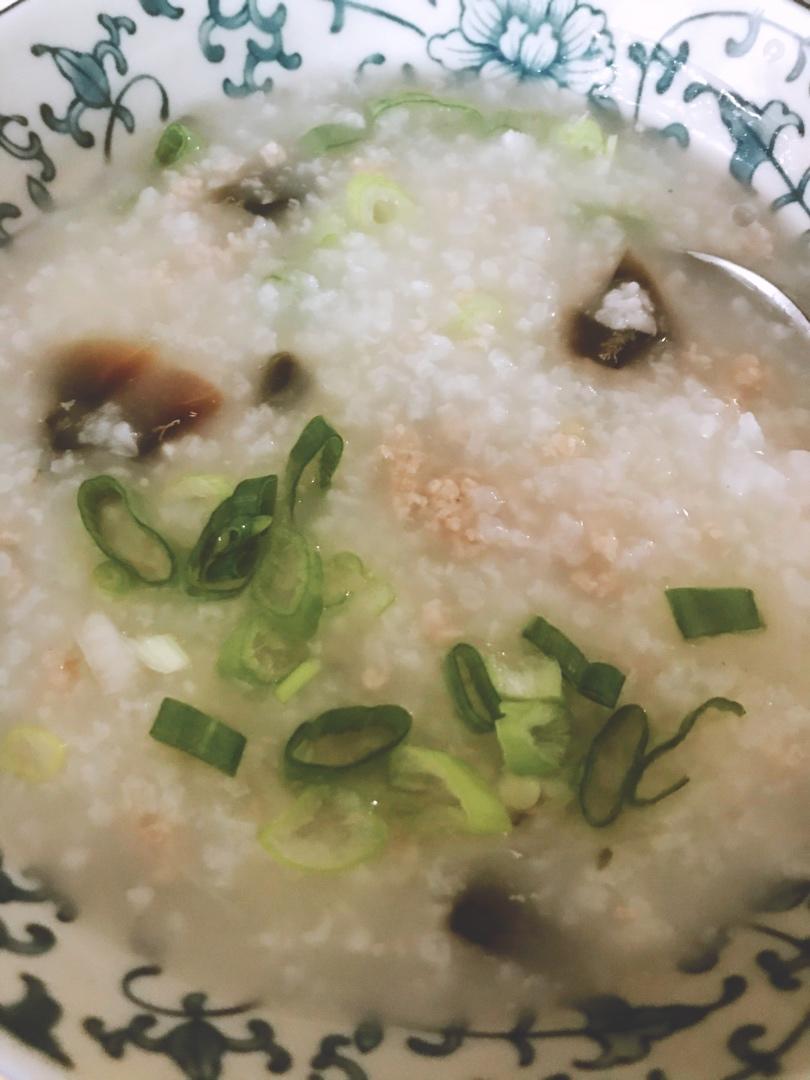 十五分钟快手之香滑皮蛋瘦肉粥(附五分钟电饭煲电压力锅更快捷方法)