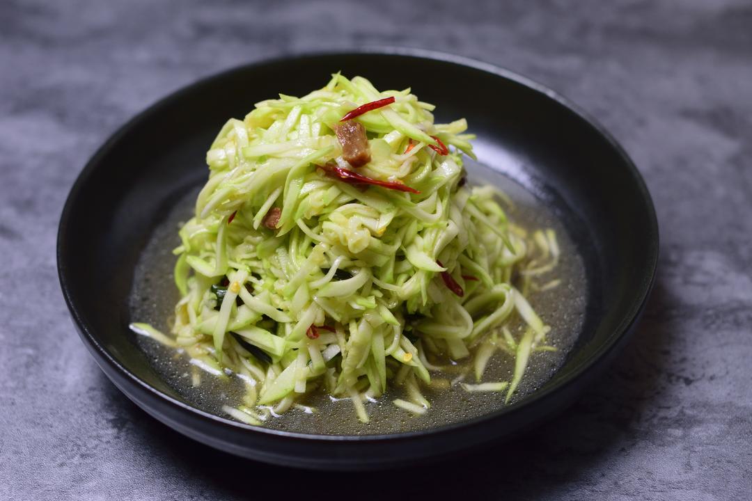 人间有味是清欢——凉拌西葫芦丝的做法