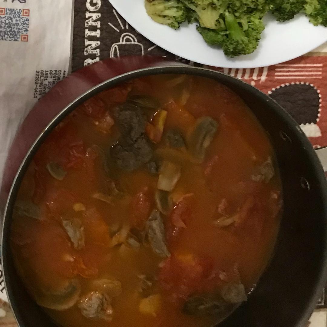 金针菇肥牛番茄锅