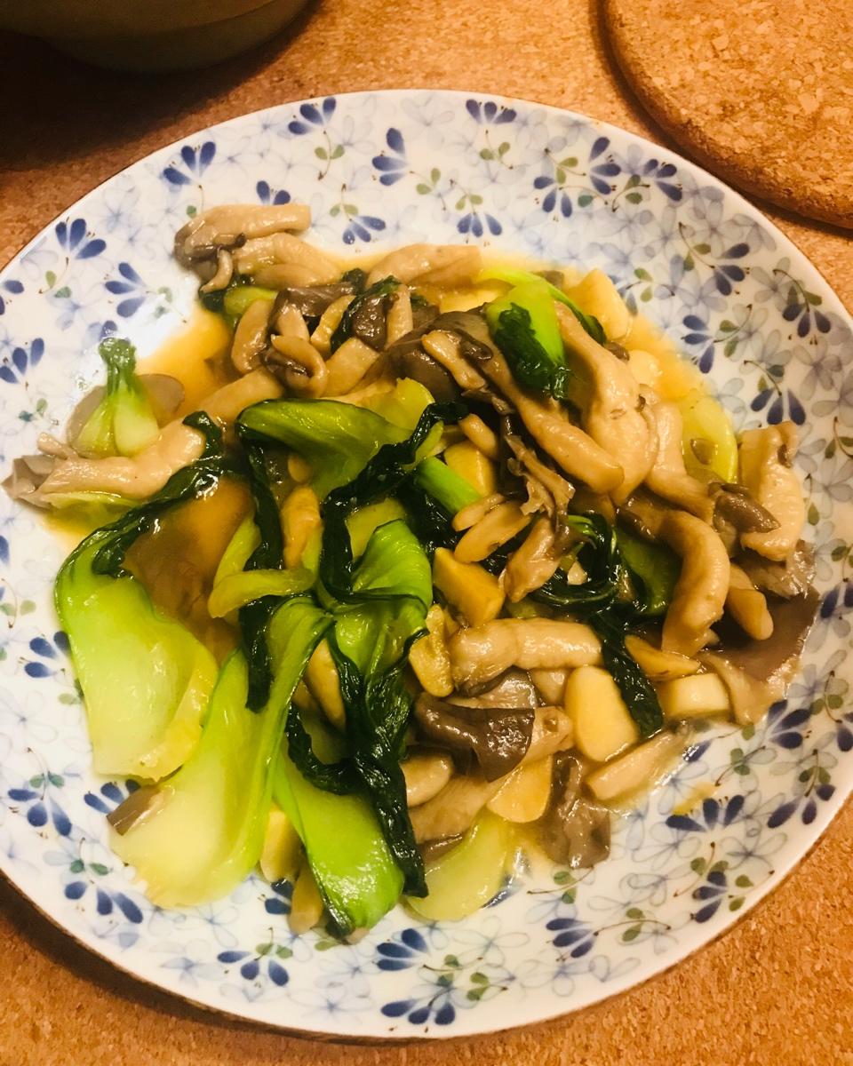 蘑菇炒油菜