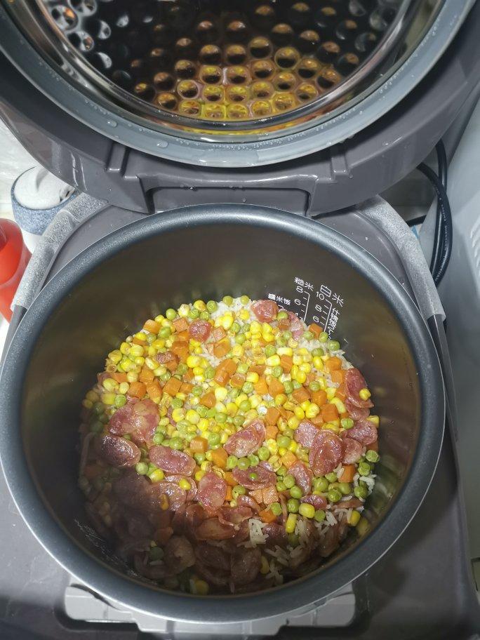 懒人必备～电饭煲腊肠焖饭