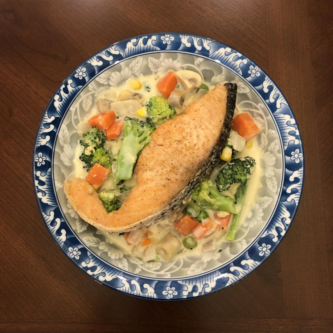 三文鱼田园豆浆炖杂蔬【健康一锅端】