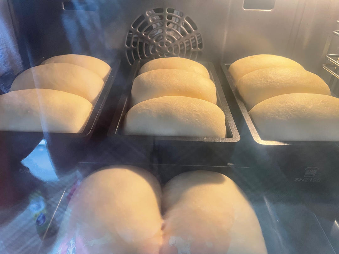 奶香纯粹的重料淡奶油吐司