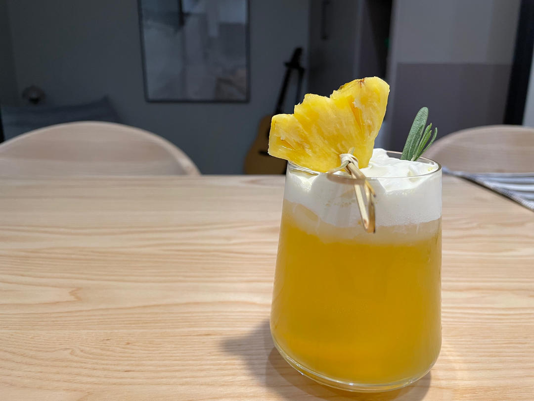 🍍菠萝气泡水 快来领取这个菠萝味儿的春天