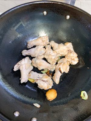 土豆🥔炖鸡翅根的做法 步骤2