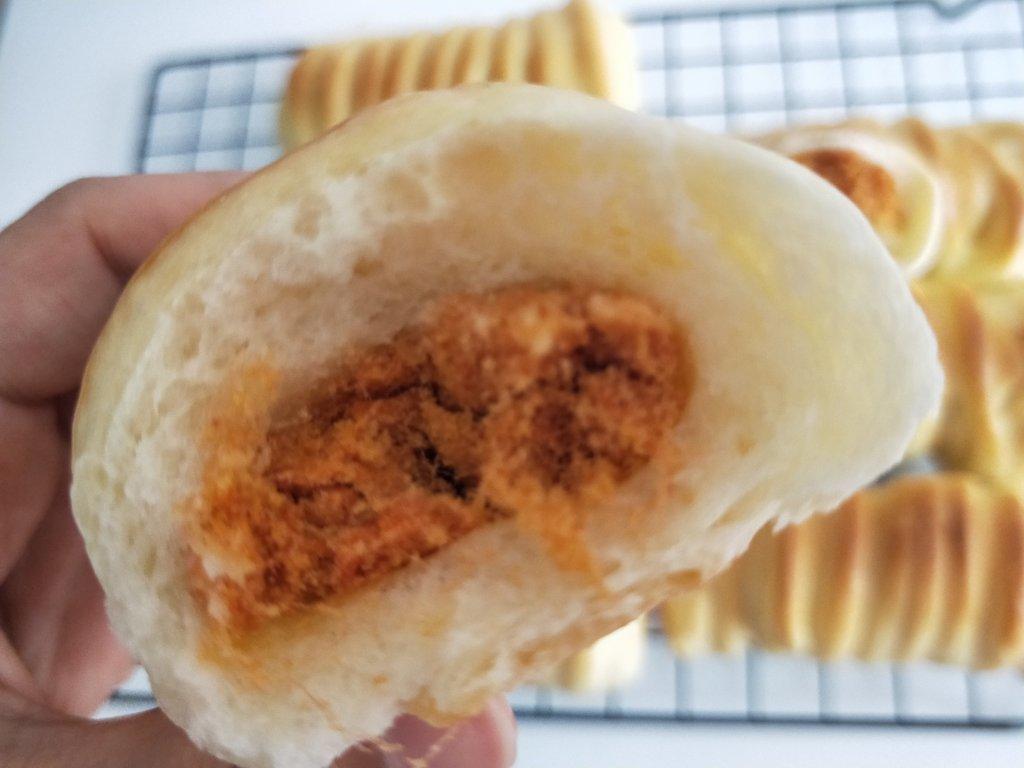 毛毛虫肉松卷～柔软拉丝