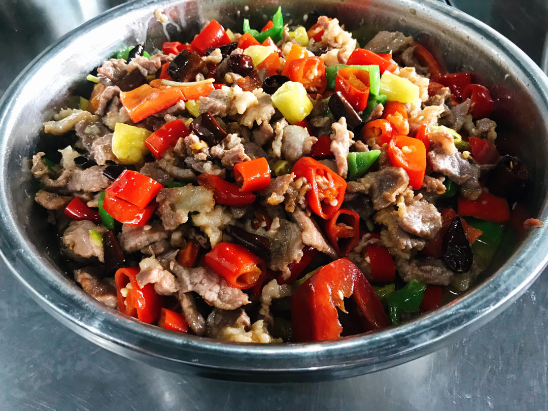 泡椒胡萝卜炒肉片