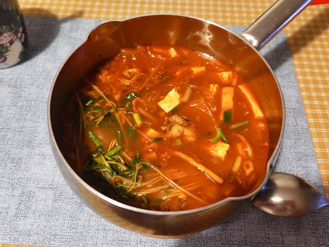 韩国大妈亲授— 韩式泡菜豆腐汤