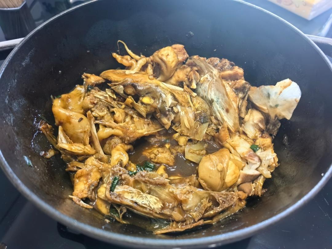 不煎不炸、软软嫩嫩酱烧吮指鱼头