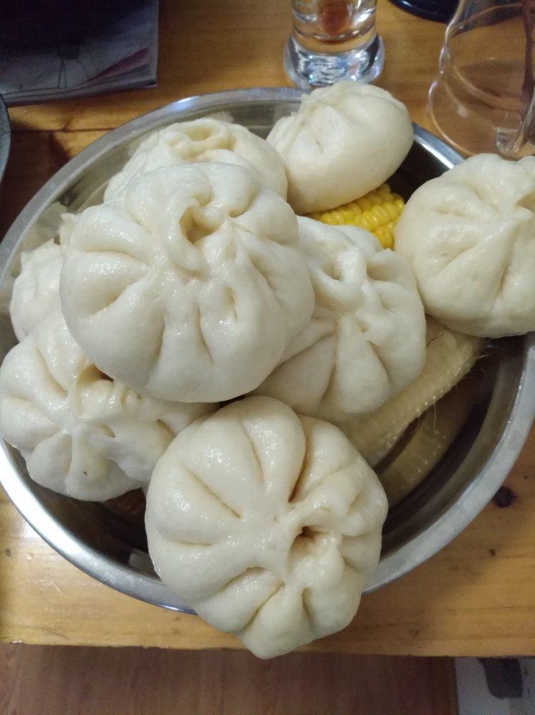 云朵般松软爆浆蜜汁叉烧包