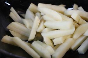 刀豆(四季豆)土豆的做法 步骤2