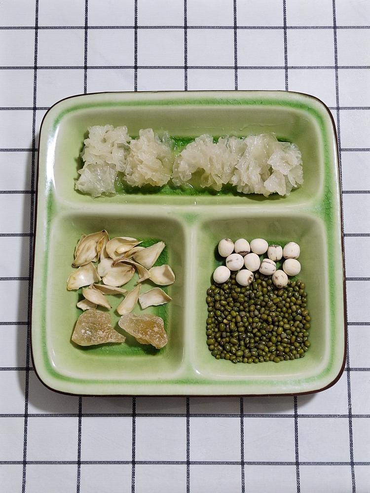 绿豆银耳豆浆
