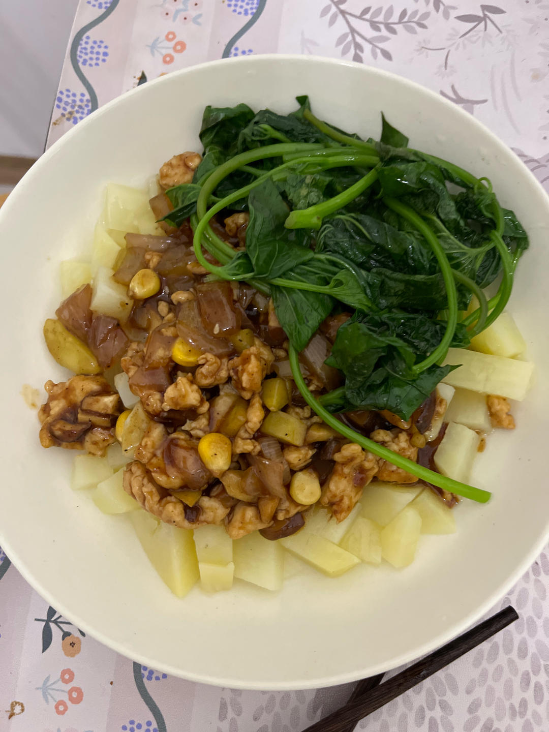 鸡肉酱土豆沙拉