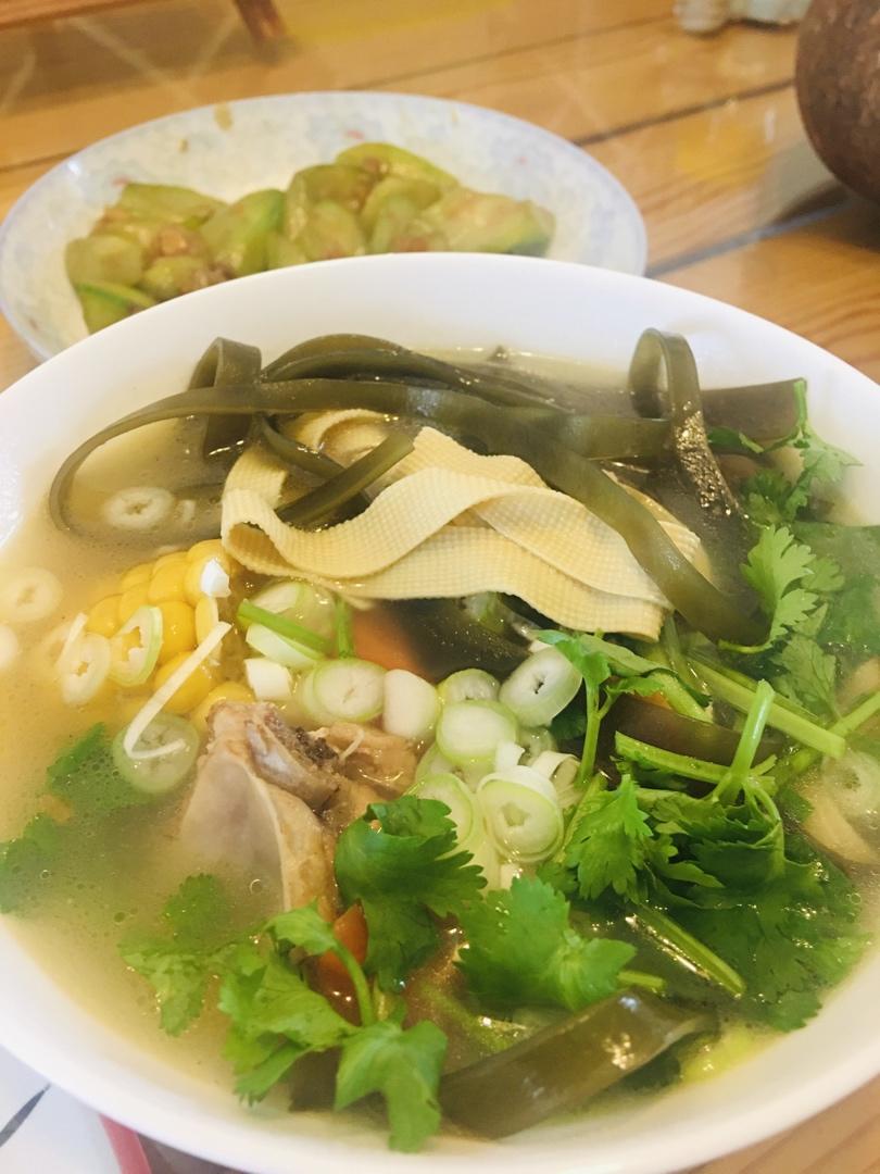暖胃排骨汤