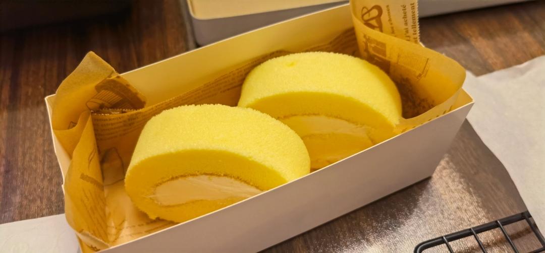 柠檬奶油蛋糕卷，超好吃的柠檬香缇奶油做法