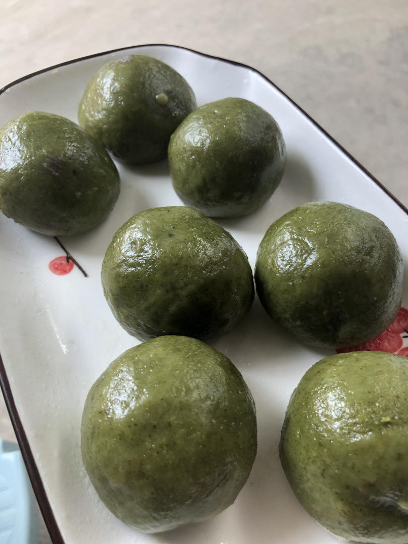 4种口味青团｜腊肉笋丁｜红糖坚果｜咸蛋黄肉松｜红豆｜春天的味道｜艾草清明粿｜非常好包不开裂不塌陷不粘手