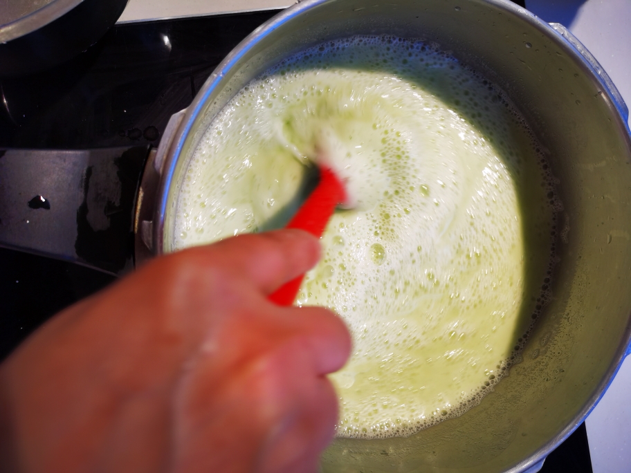 冰凉的黄瓜凉粉的做法 步骤3