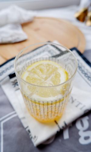【清爽向】沁爽冰饮：柠檬蜂蜜柚子茶气泡水的做法 步骤3