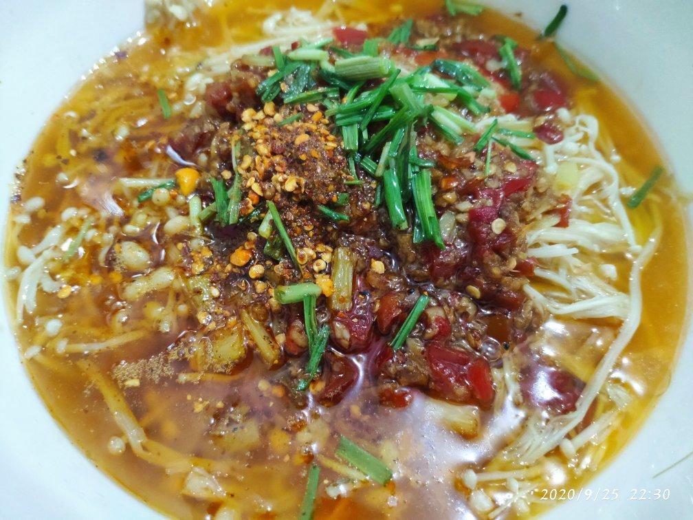 上桌就被秒光，蒜蓉金针菇
