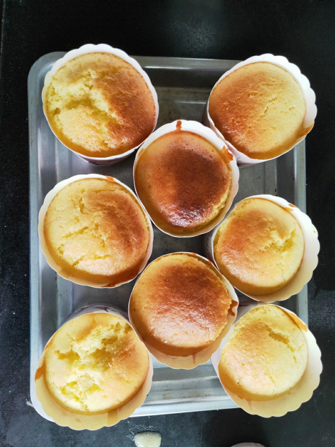 不会回缩的纸杯蛋糕