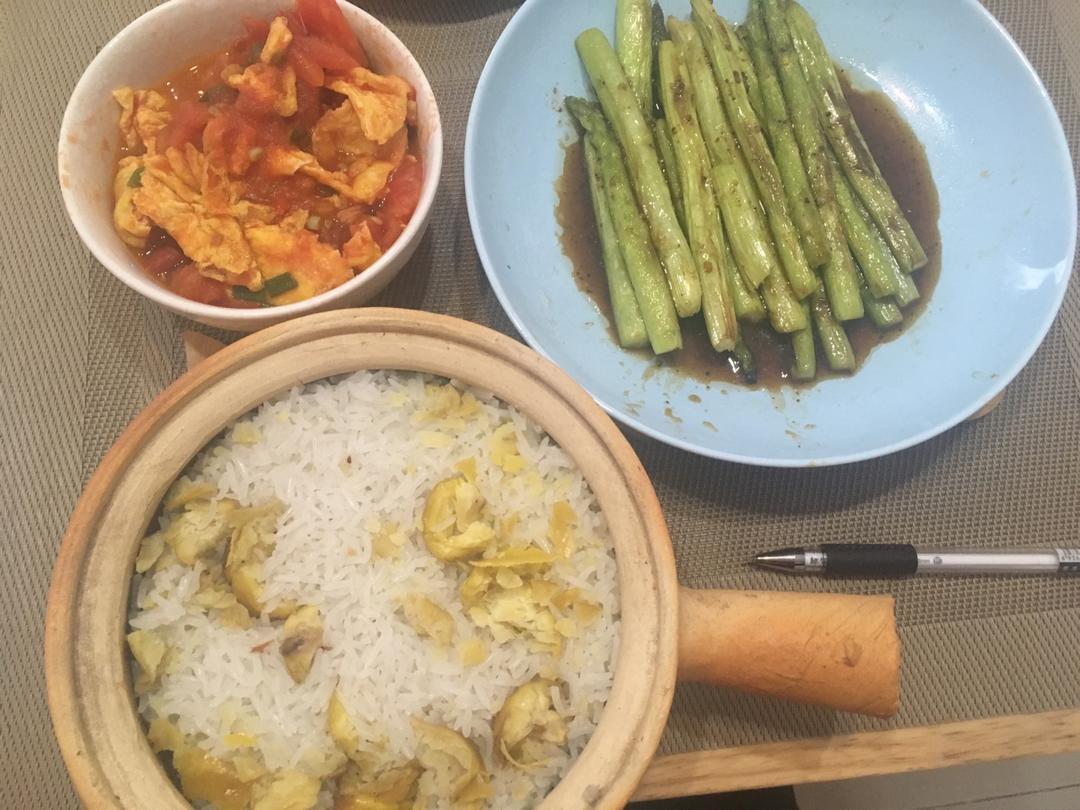 牛肉砂锅饭