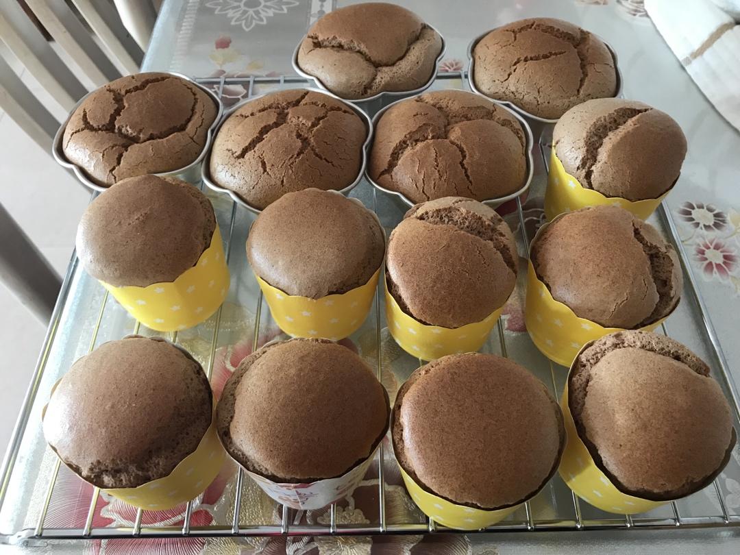 纸杯蛋糕 8寸戚风蛋糕的量