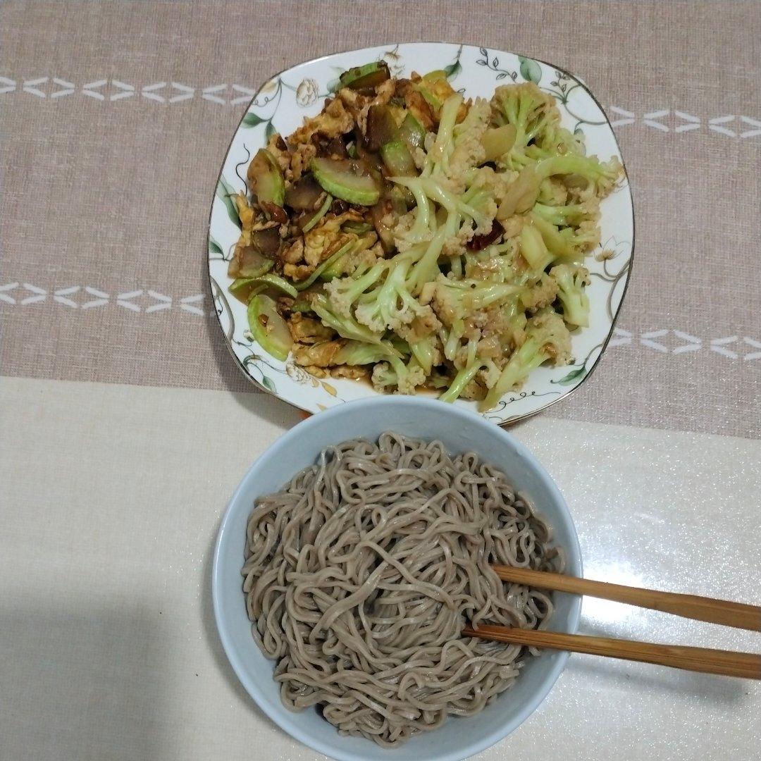 西葫芦炒鸡蛋(从不修图，拒绝夸张)