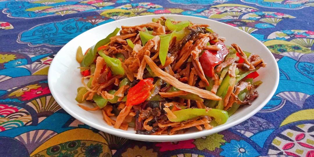 笋干炒青椒的做法